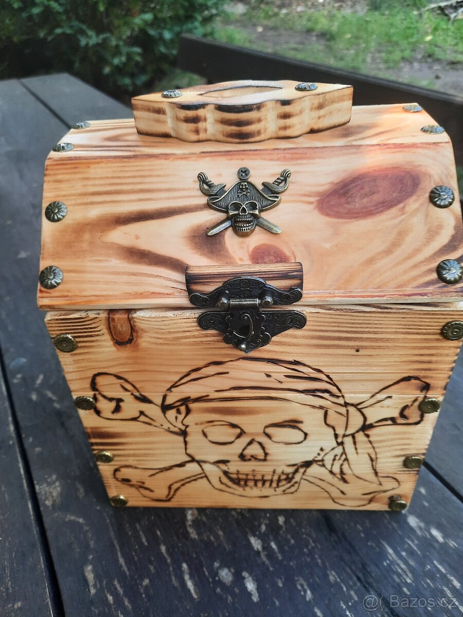 Pirátská dřevěná truhla - 2