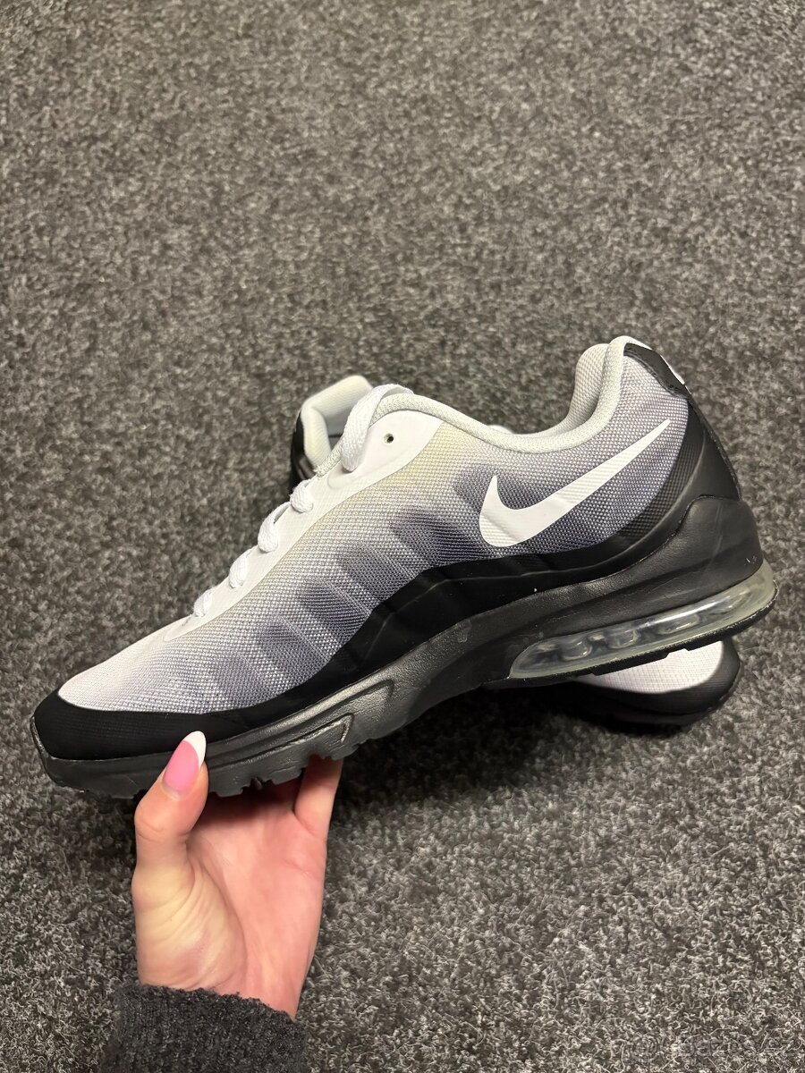 Nike Air Max Invigor - 2