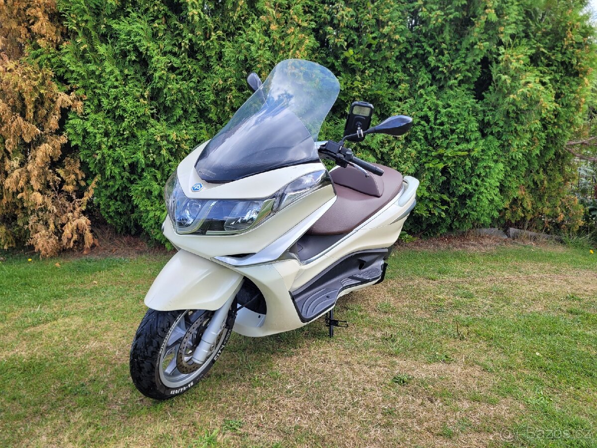 Piaggio X10 125 - 2
