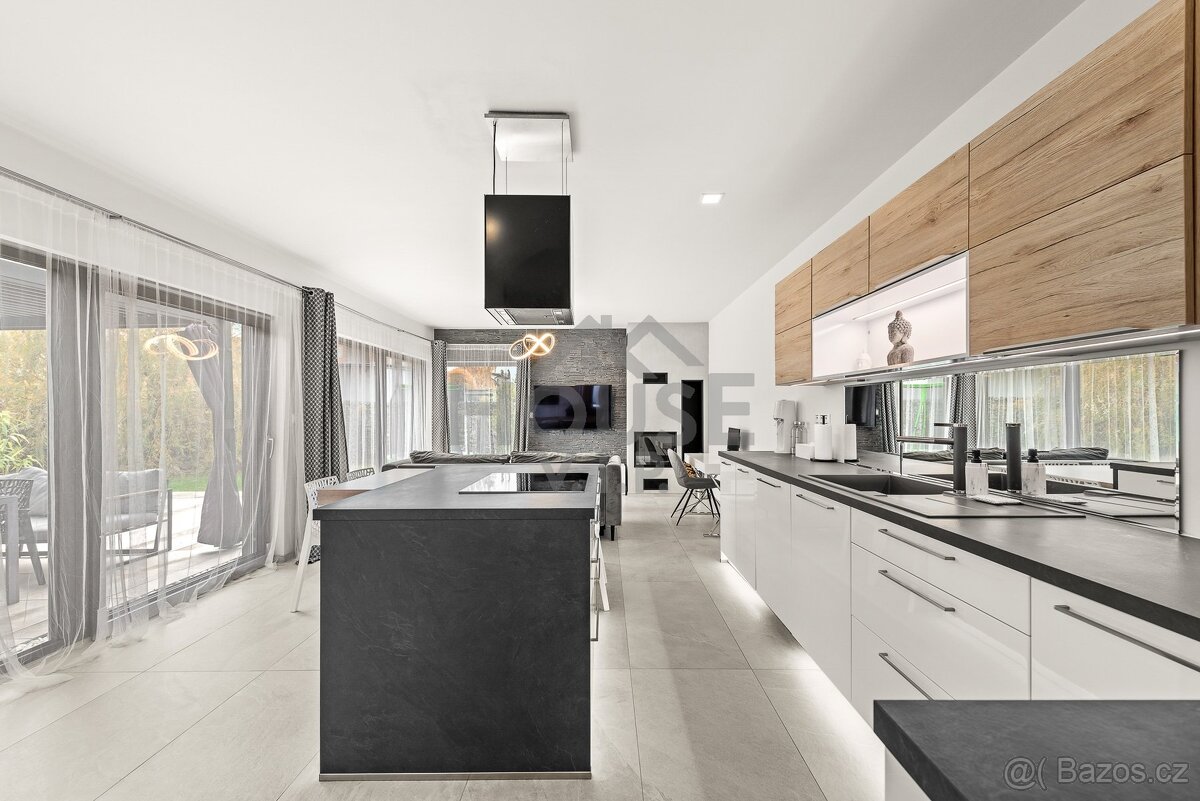 Pronájem rodinného domu 201 m², Králův Dvůr - Levín - 2