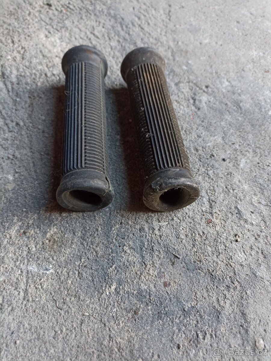 Hrdlo sání,zadní stupačky,,návleky stupaček - 2