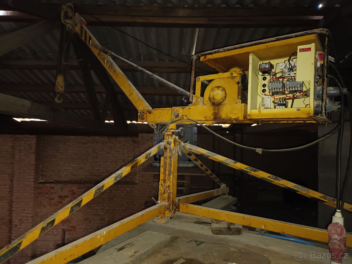 Jeřáb 100 kg; Stavební vrátkový jeřáb (montážní jeřábek) - 2