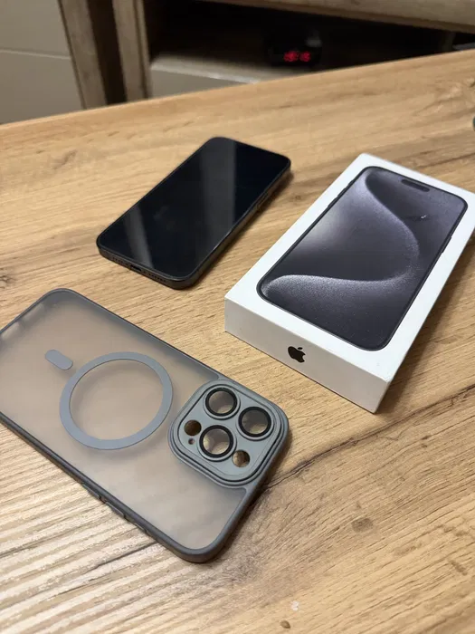 iPhone 15 Pro Max 256 GB - 2