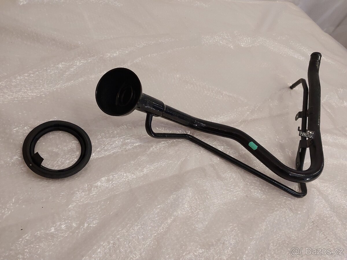 Nissan Qashqai J11 – Hrdlo nádrže - 2