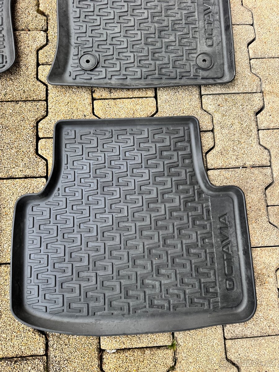 Gumové koberce Octavia 3 combi originál - 2