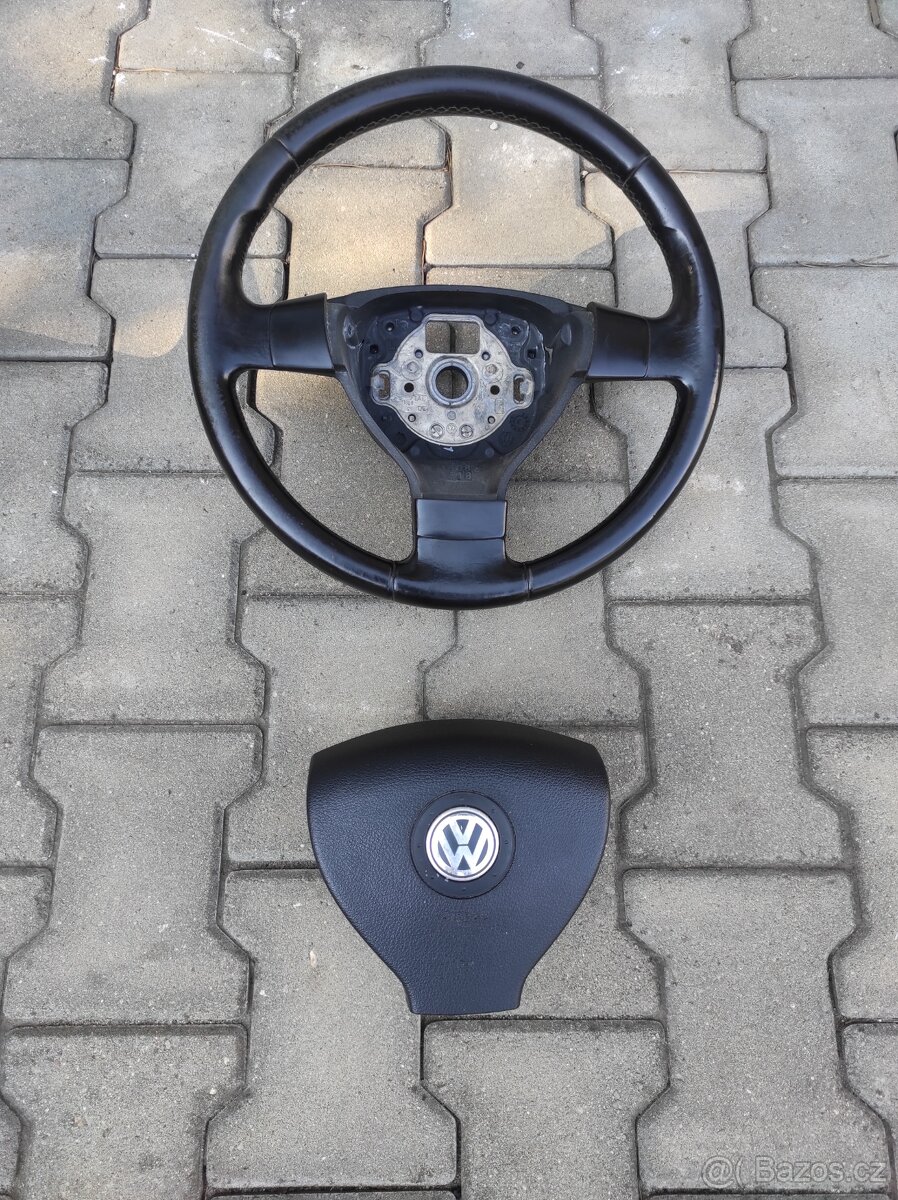Kožený tříramenný volant VW - 2