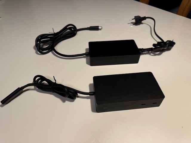 Microsoft Surface Dock 2 v orig. balení - 2