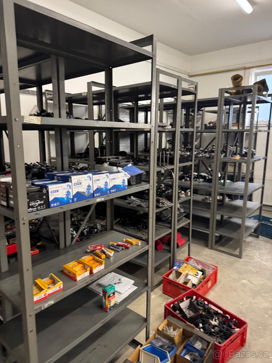 Plechový regál - 2