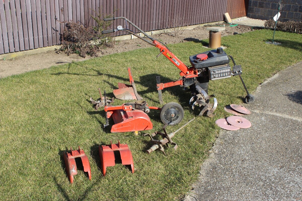 Rotavátor a rotační plečka Vari - 2