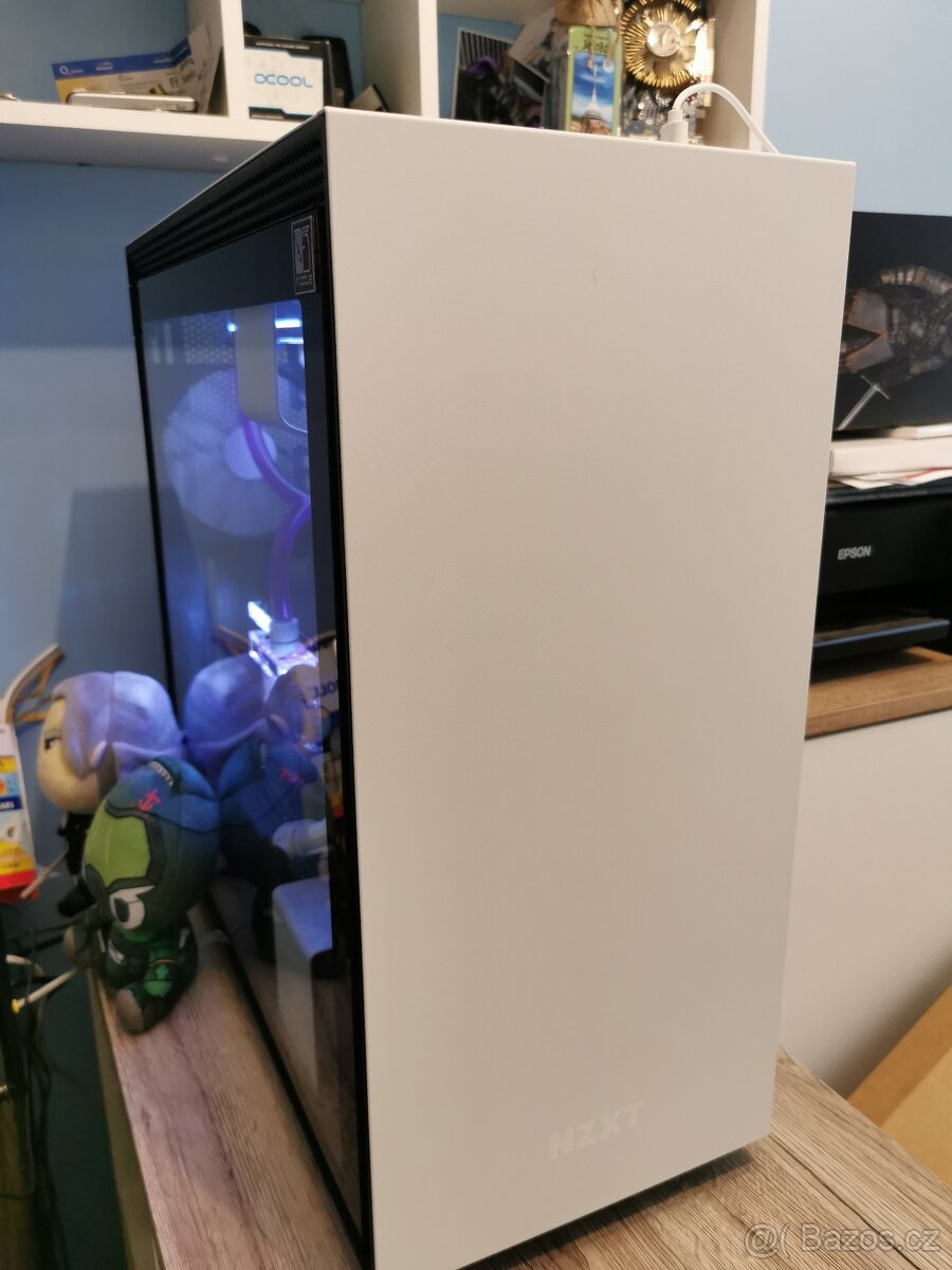 NZXT H710 case - 2