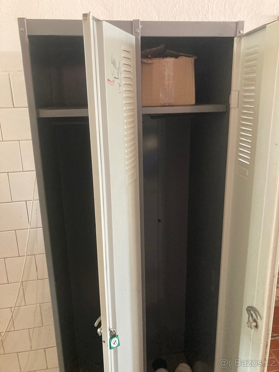 Šatní skříňky - 2