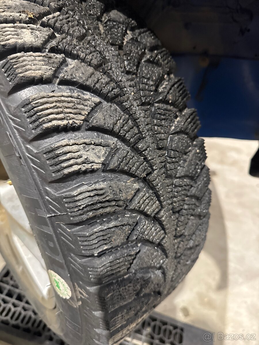 Zimni pneu Vranik 195/55R15 - 2