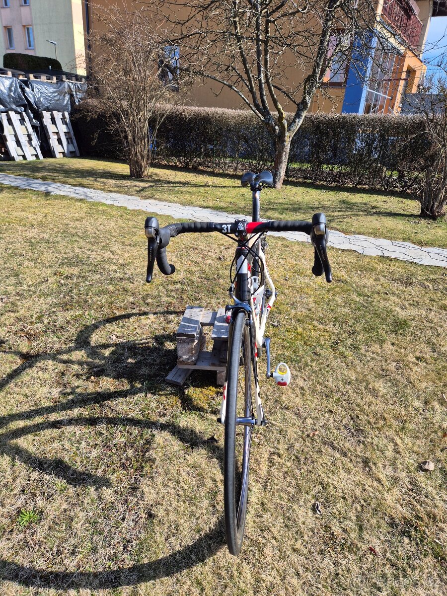 Karbonové silniční kolo - 2