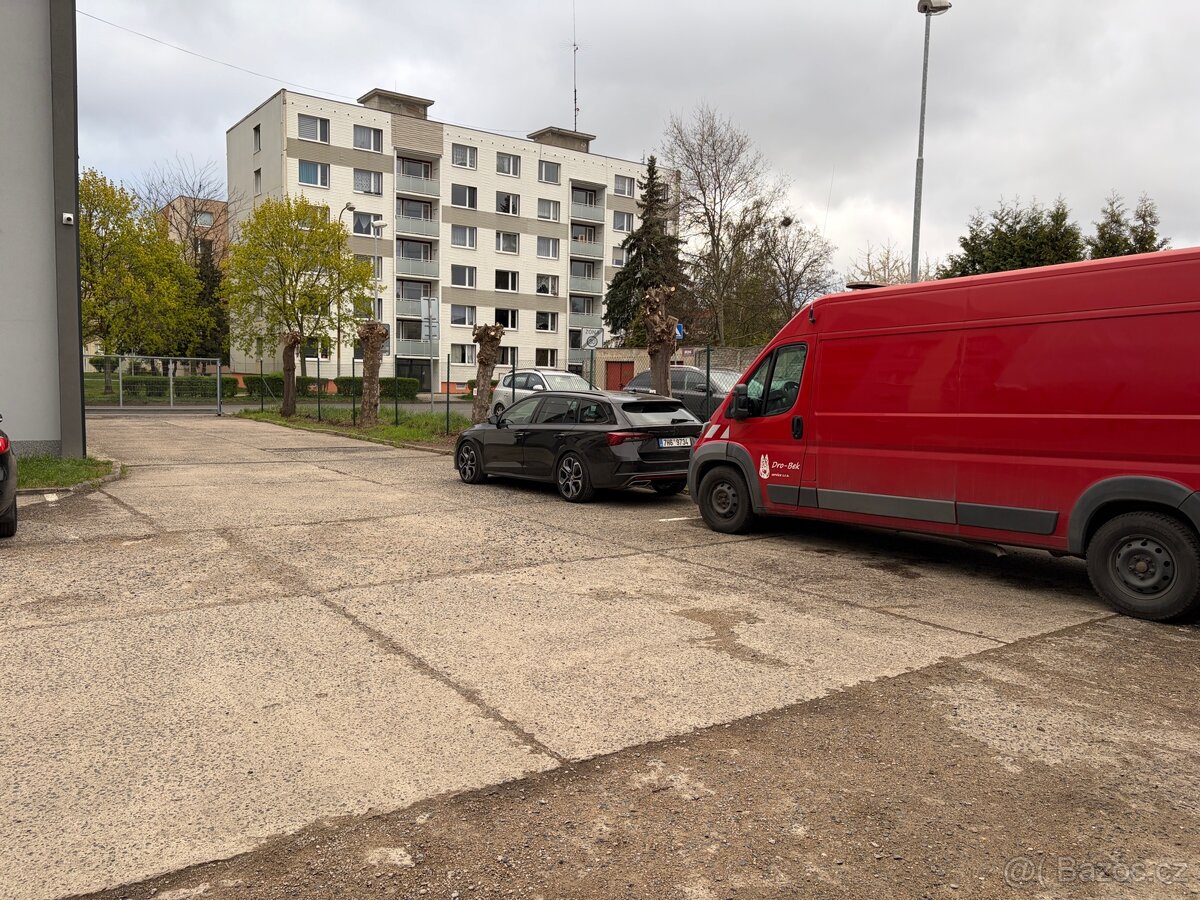 Parkovani Osecka ul, Duchcov - 2
