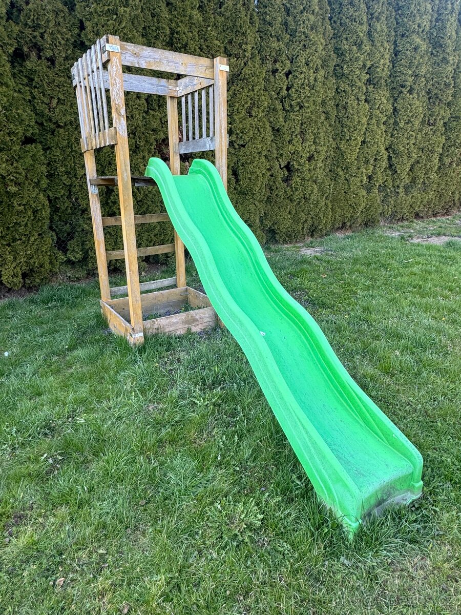 Dětske hřiště se skluzavkou - 2
