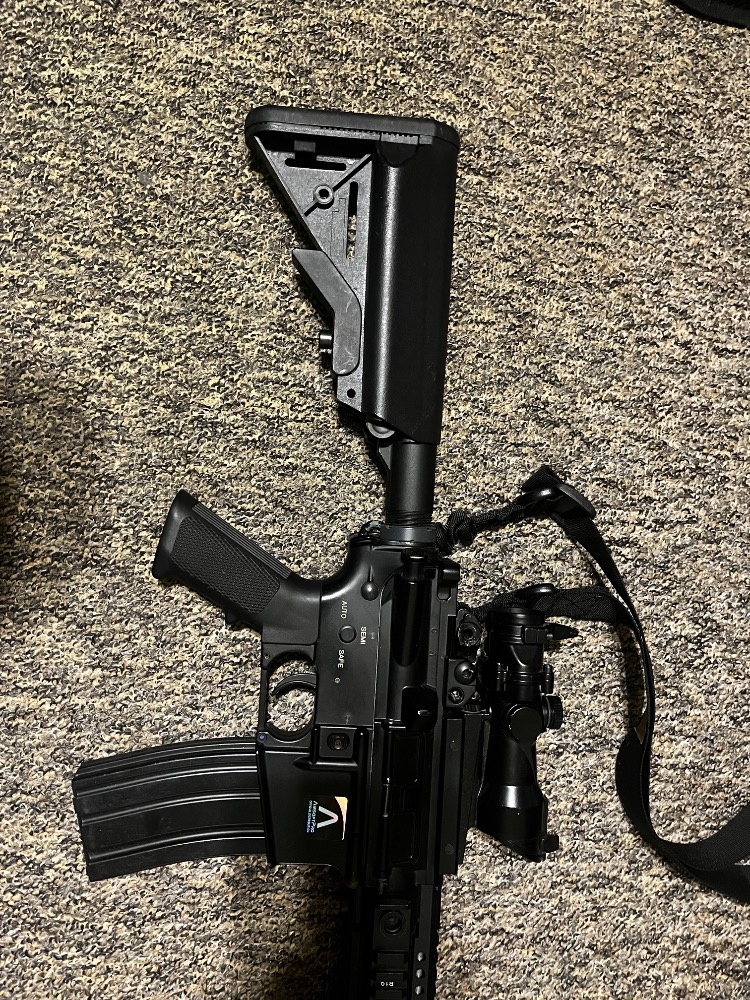 M4 MK110 12” + helma s potahem Multicam - 2