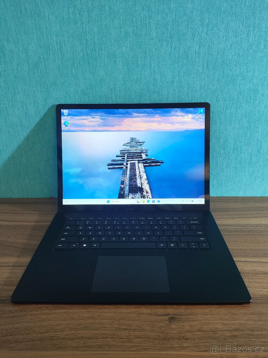 Microsoft Surface Laptop 5 15" | Core i7 • 32 GB • 1 TB SSD - 2