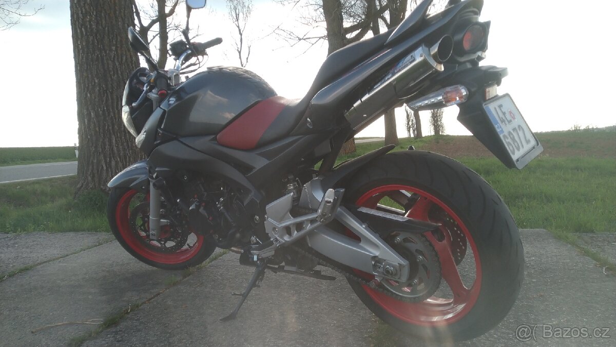 Suzuki GSR 600 edice Yoshimura - 2