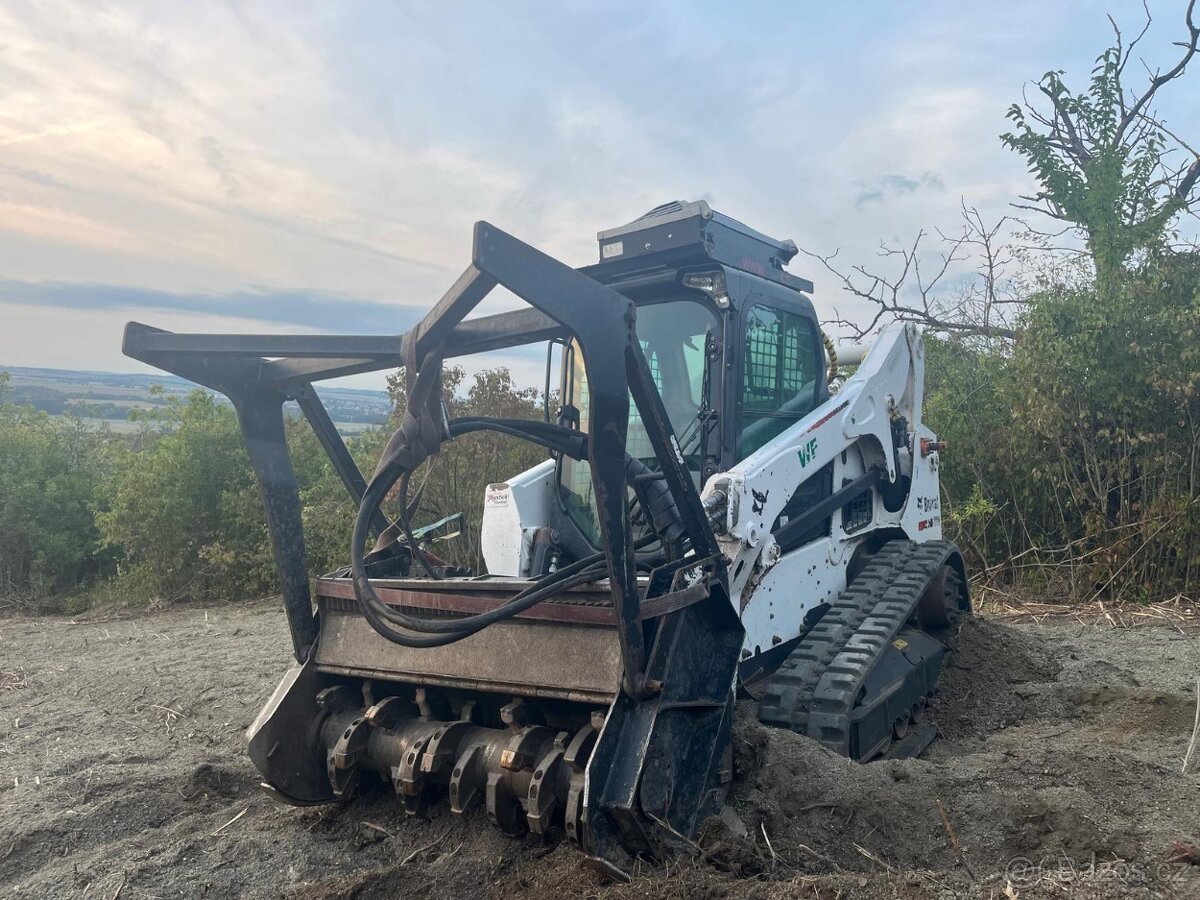 Bobcat T770 lesní fréza - 2