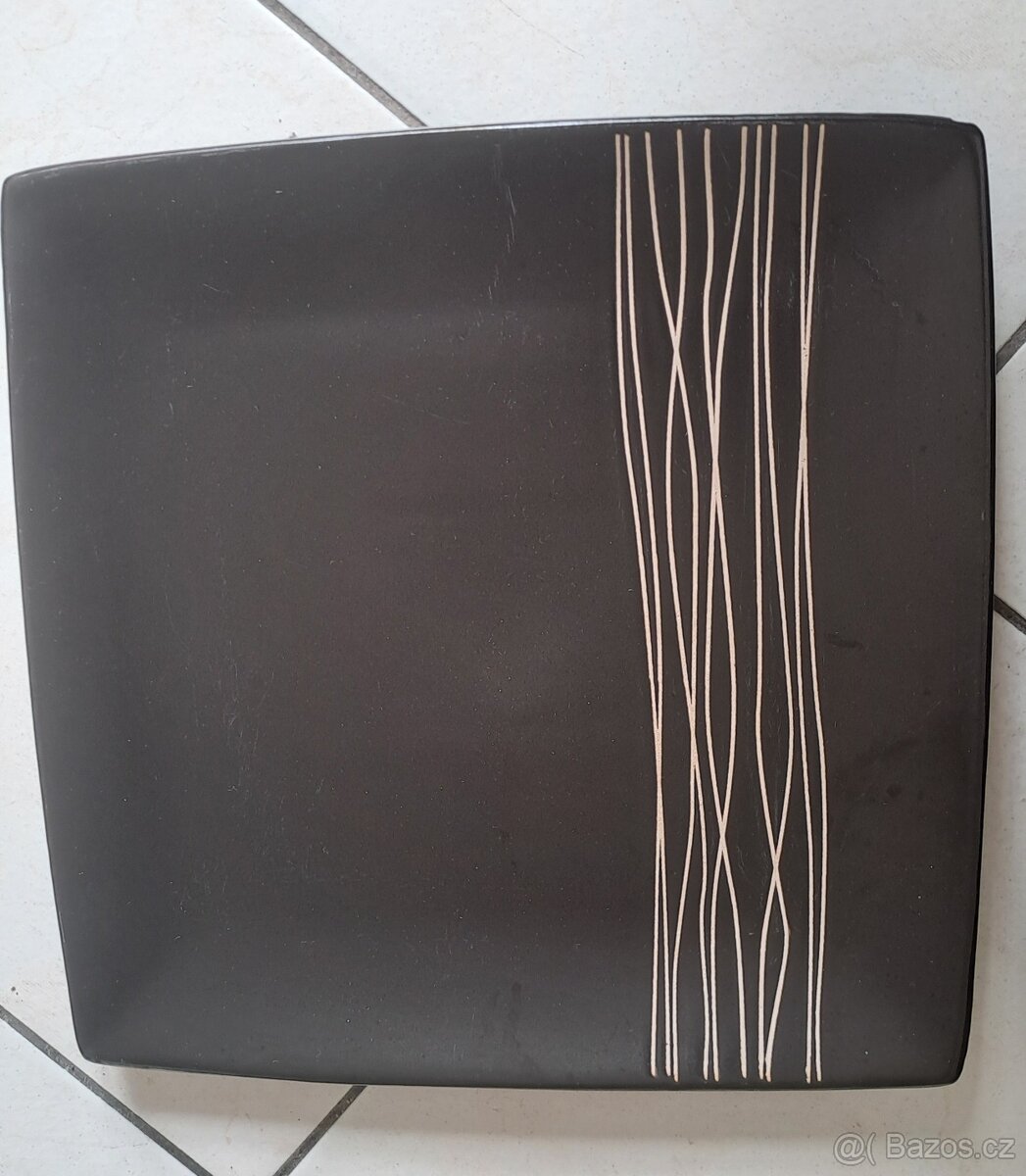 Talíře a hrnek - 2