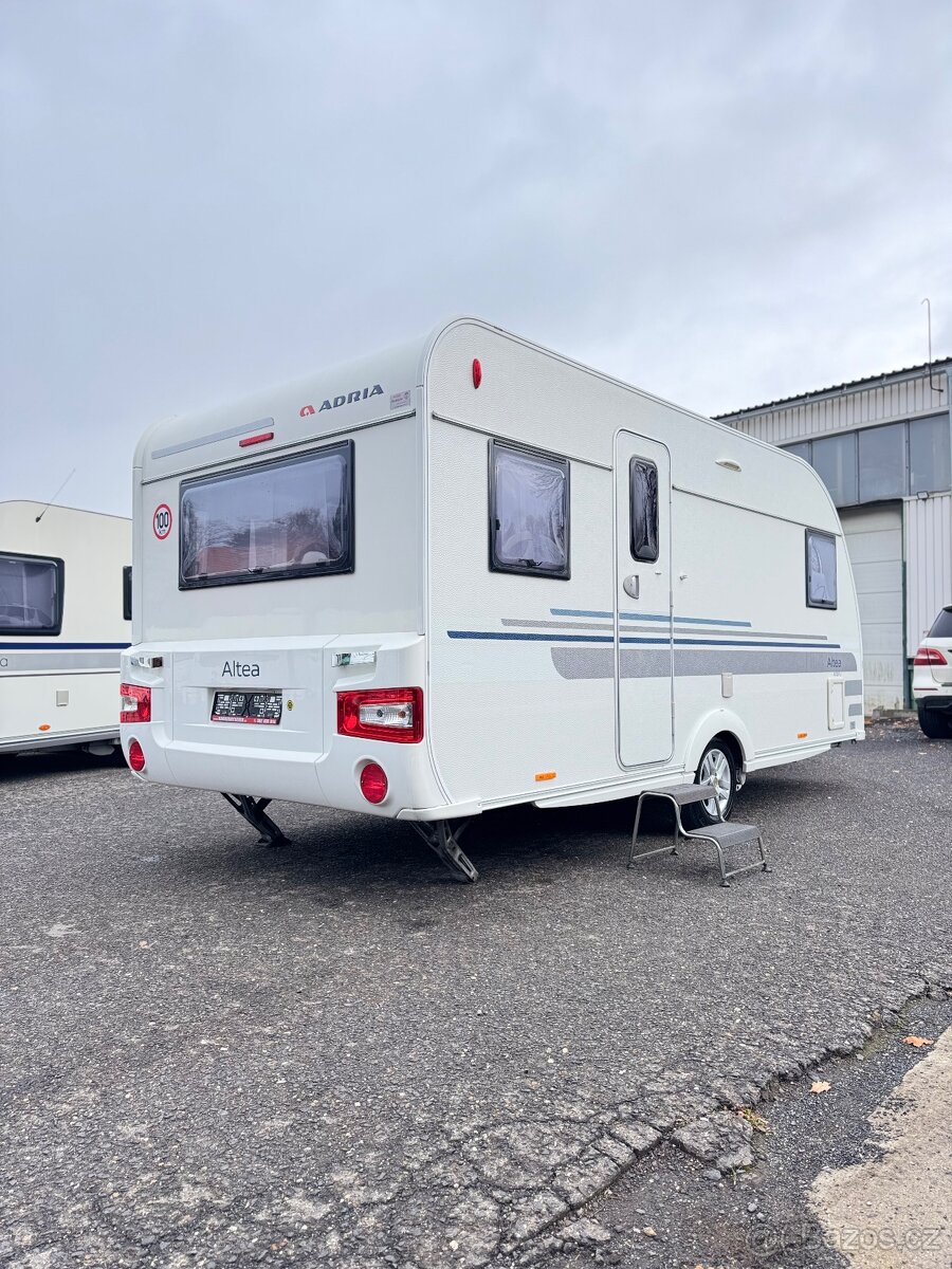 Adria Altea 472 PU ~ Francouzská postel - 2