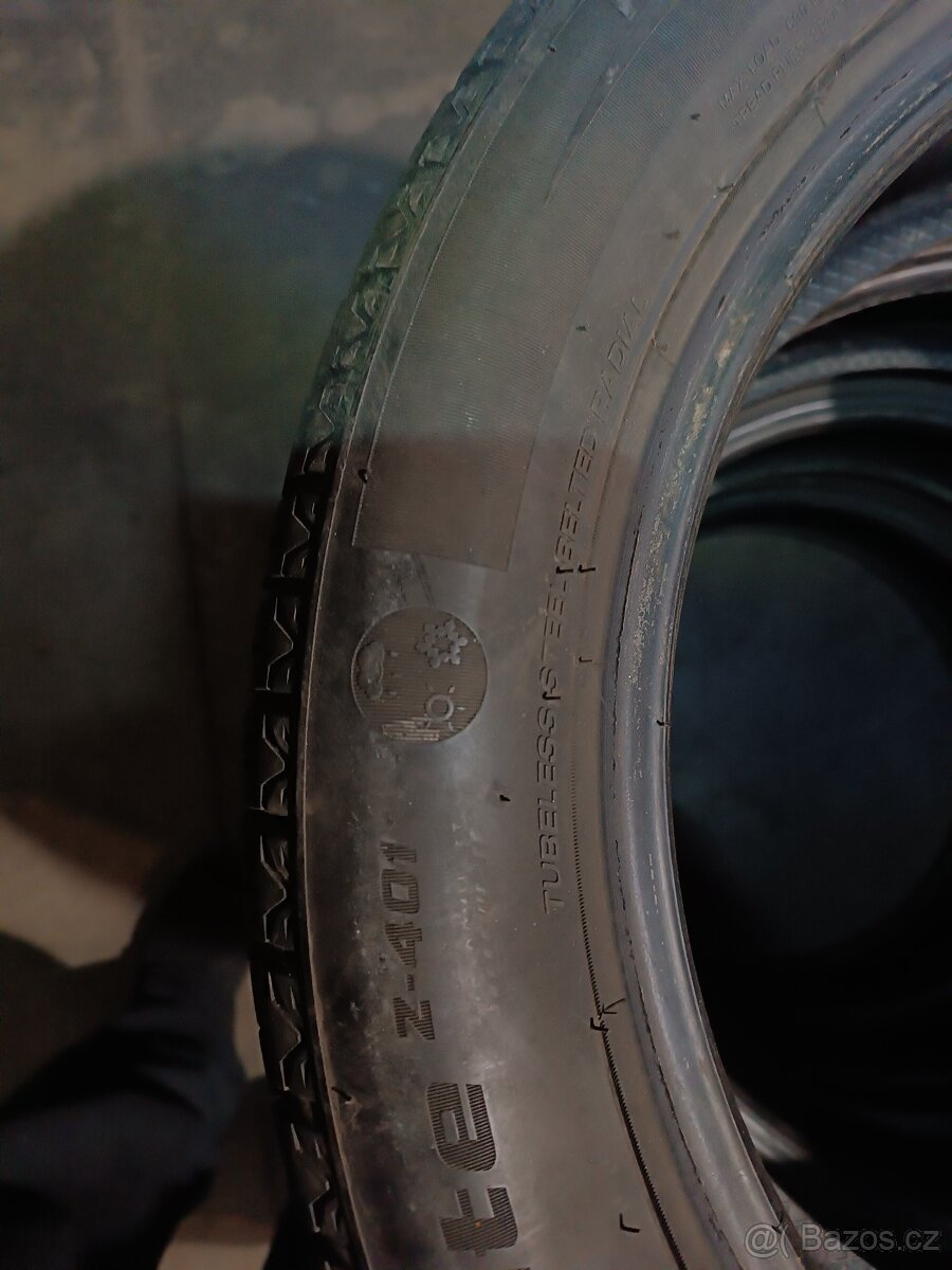 zimní pneu 205/55/17 celoroční vzorek asi 6mm 2400kč - 2