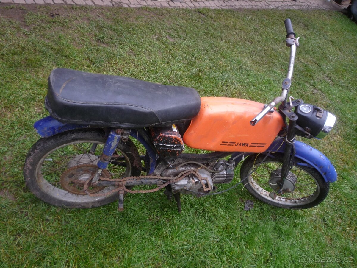 Prodám Jawa 23 Mustang. Nálezový stav ze stodoly. Napadeno - - 2