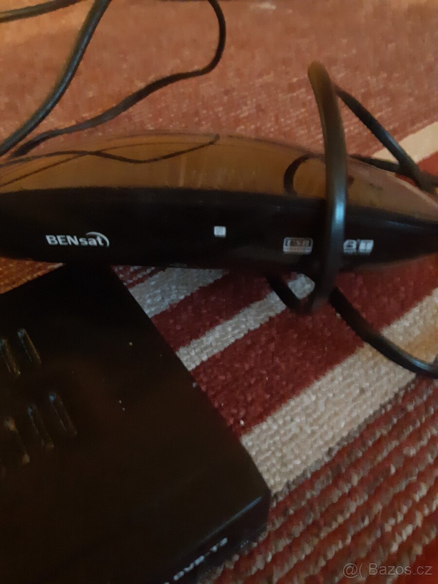 Modemy, settopbox, nabíječky, kabely různé - 2