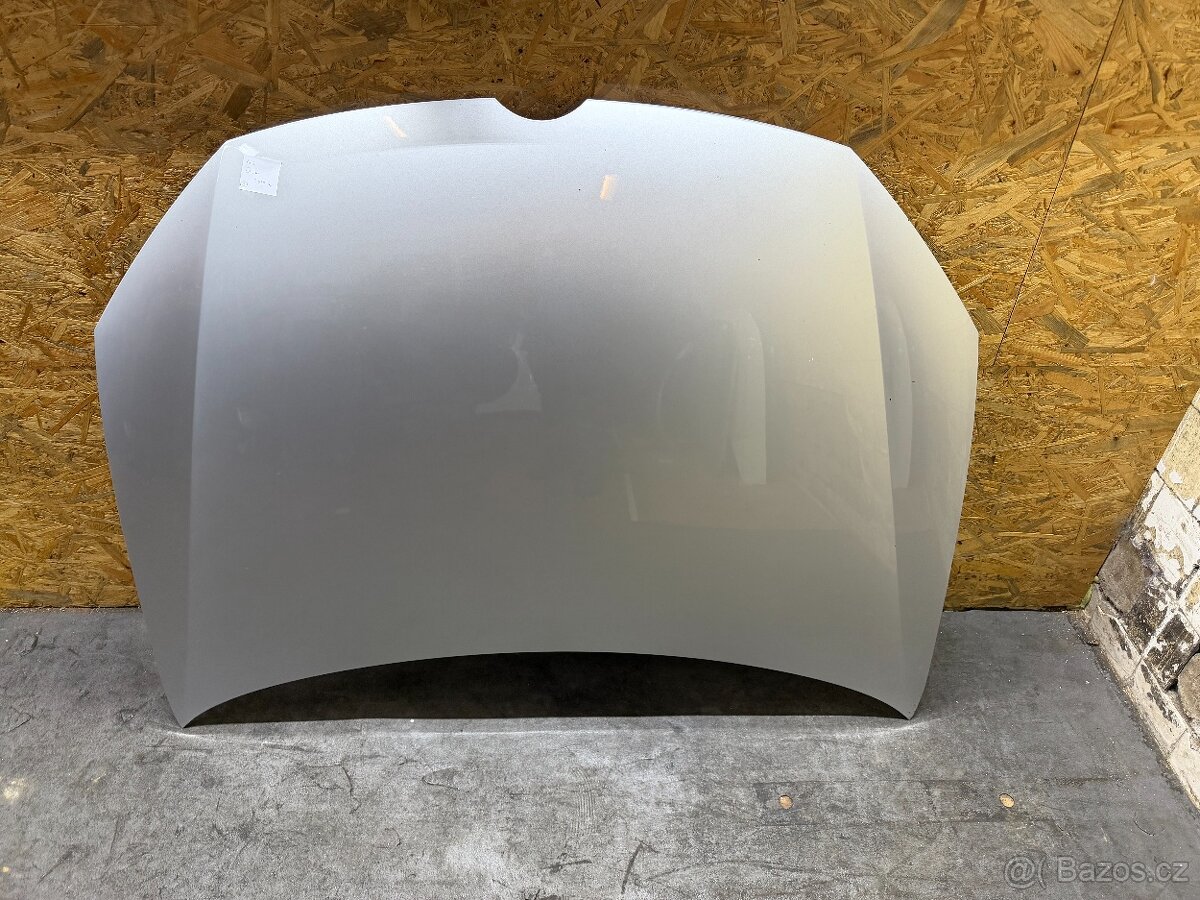 Kapota Vw Golf 6 5-dverak stribrna - 2