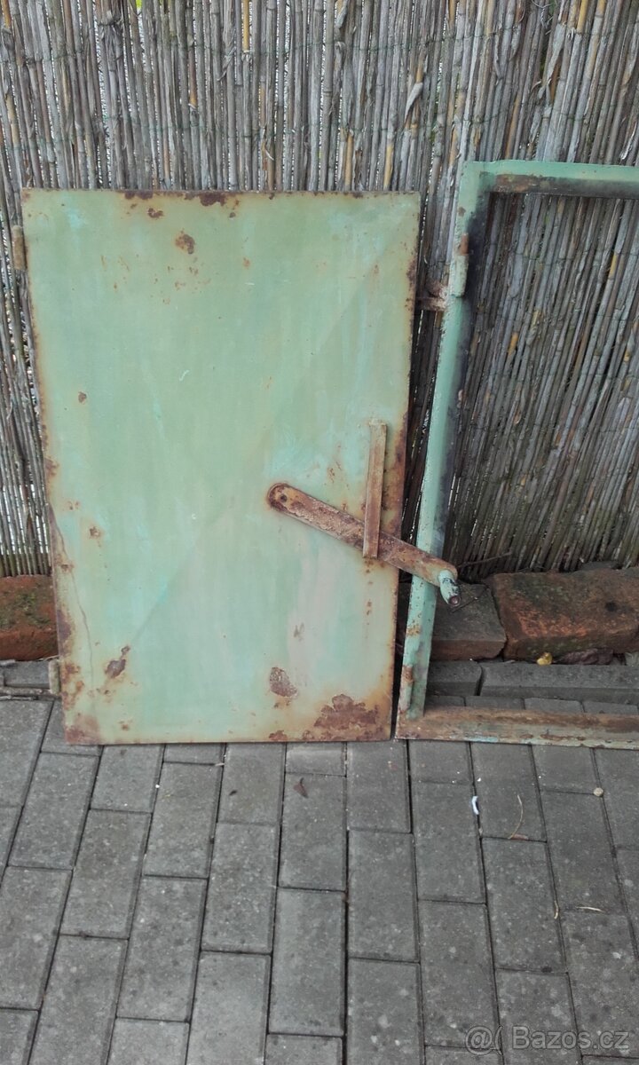 DVÍŘKA NA ZDĚNOU UDÍRNU - 2