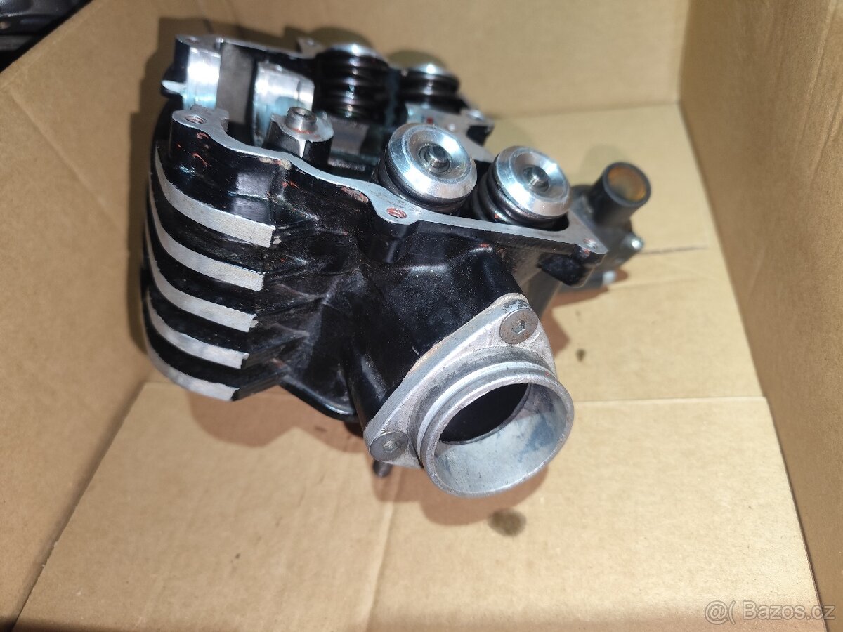 Hlava KTM lc4 640 - 2