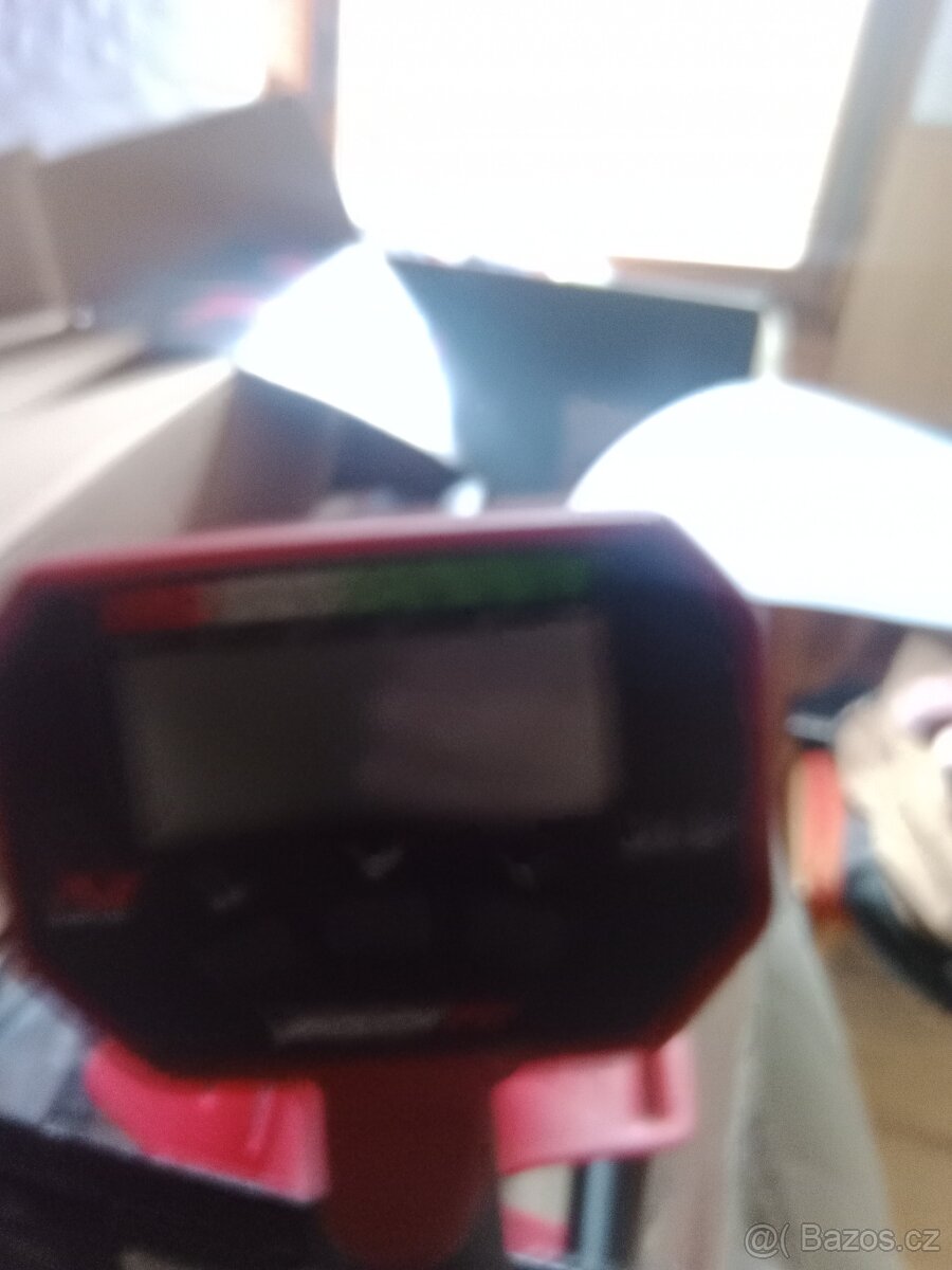 Detektor kovů vanquish 340 - 2