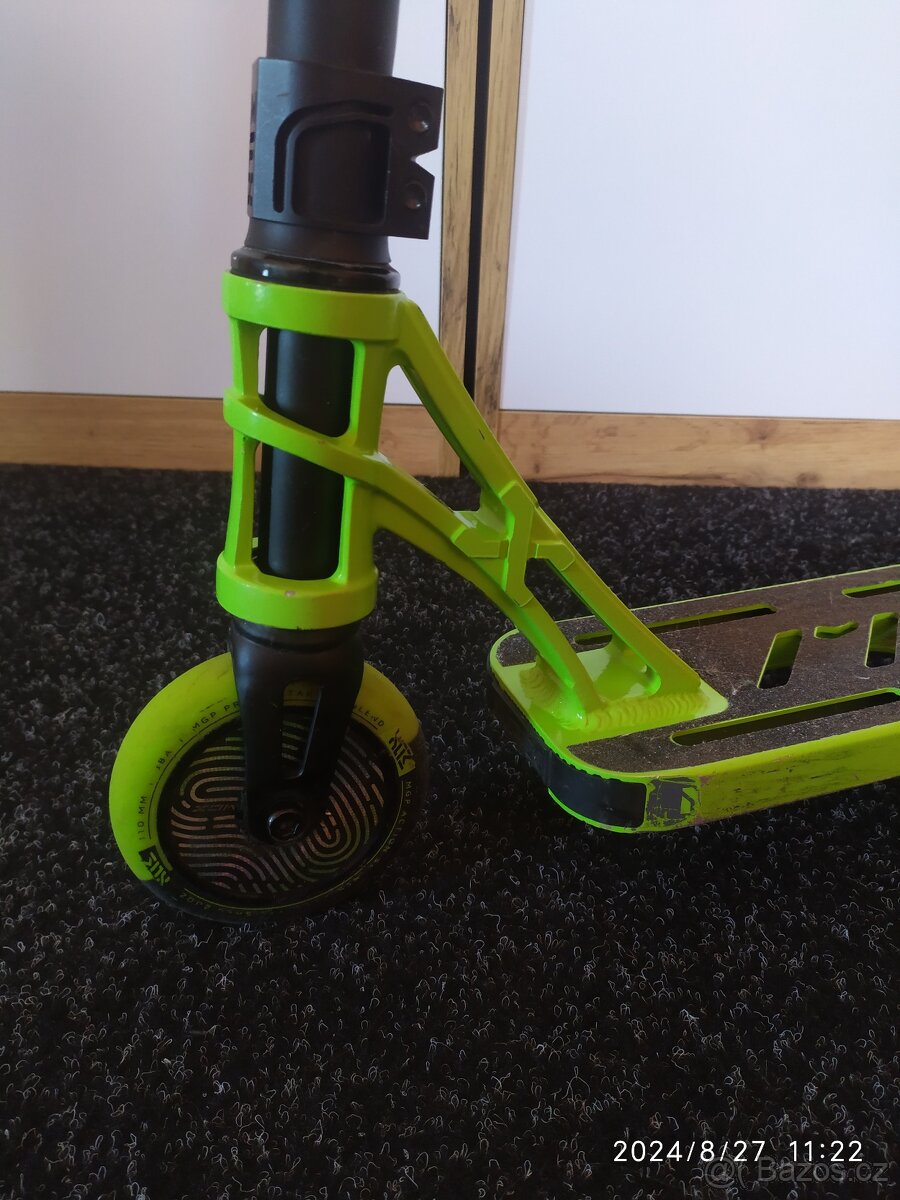 Freestyle koloběžka MGX - 2