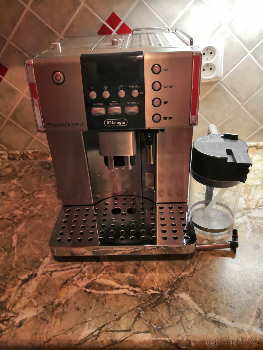 Kávovar DE LONGHI - 2