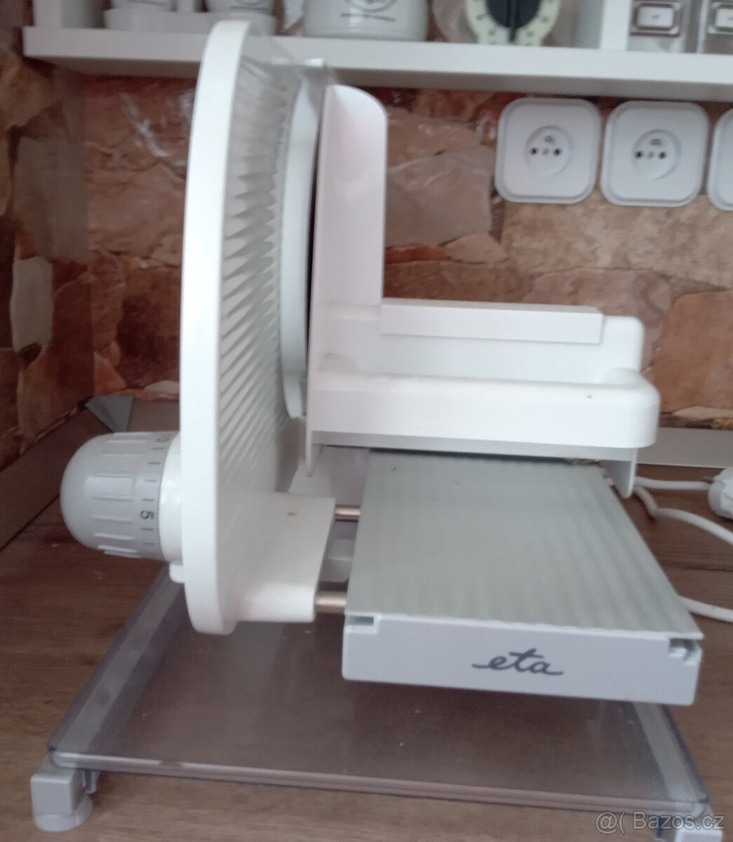 Prodám elektrický kráječ - 2