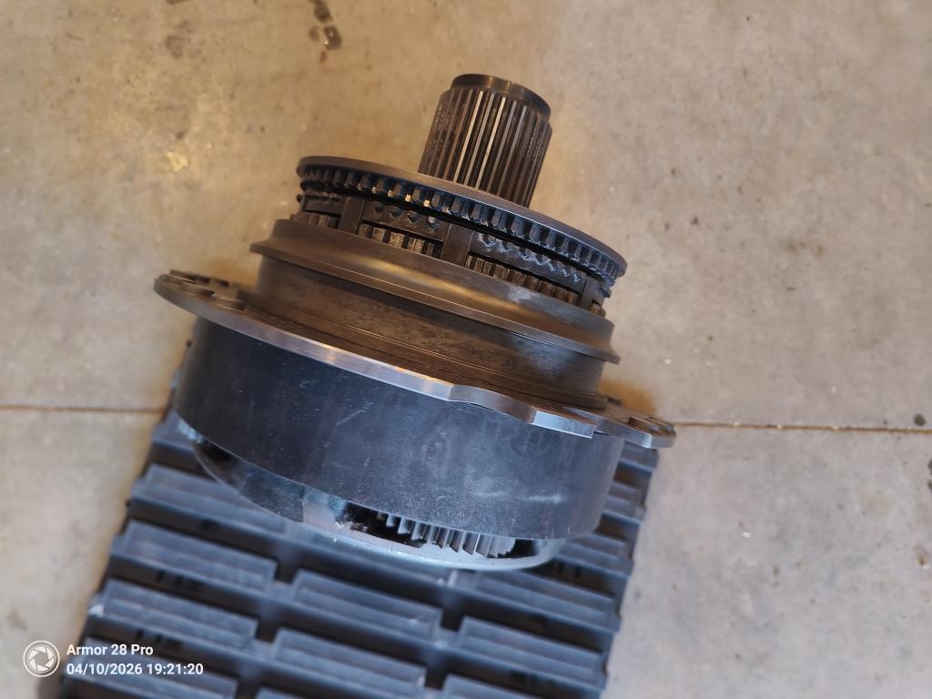 Reduktor z převodovky Renault Midlum - 2