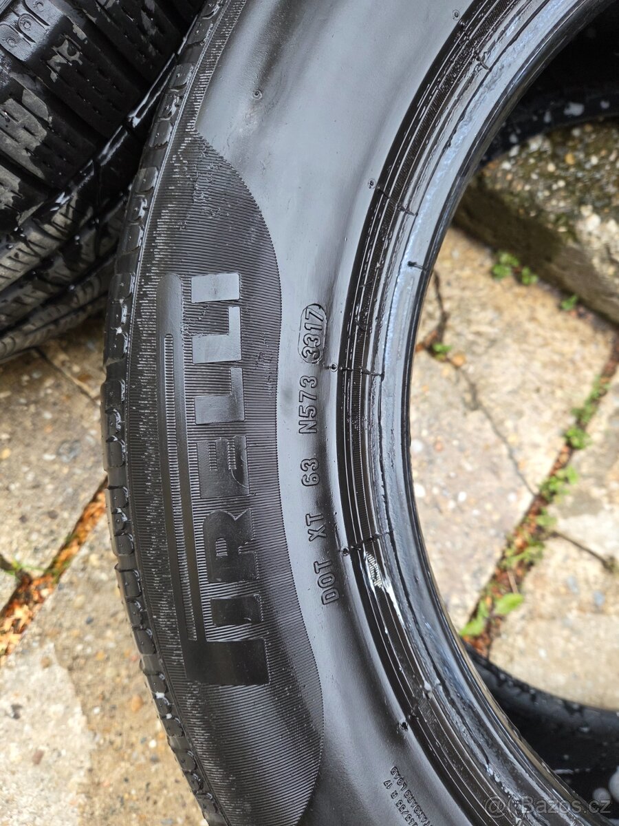 Pirelli 245/55 R17 - 2