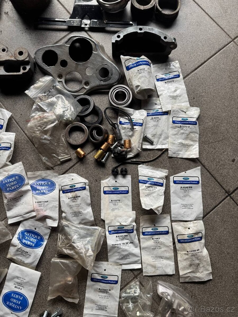 Mix motorových a mechanických dílů – Ford model A / V8 - 2