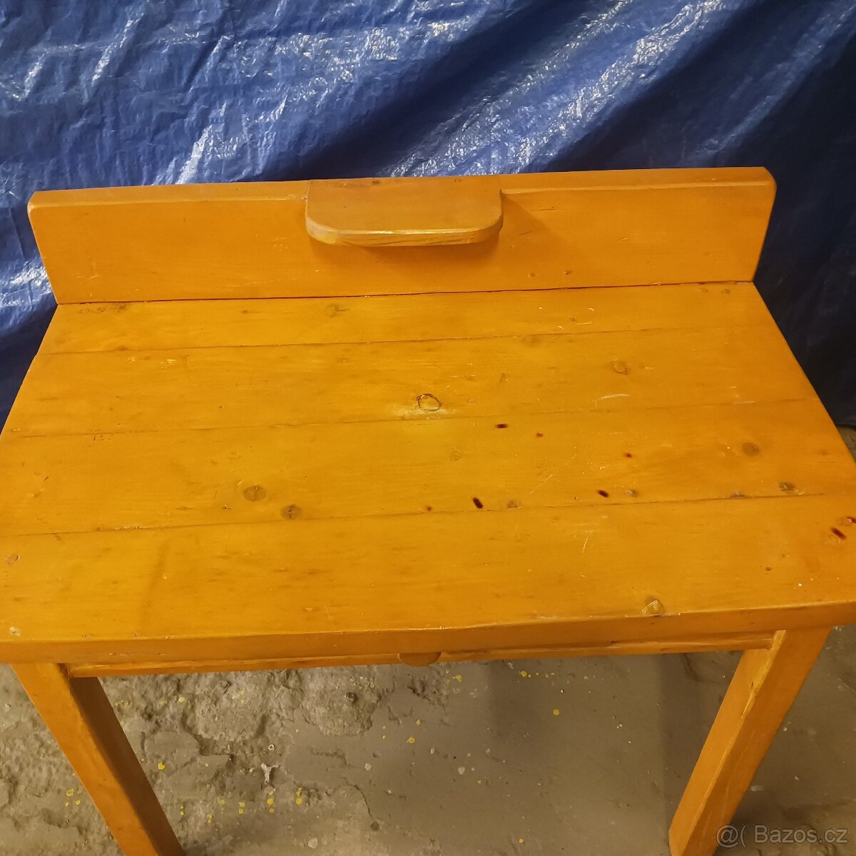 Velmi zachovalý starý stůl - 2
