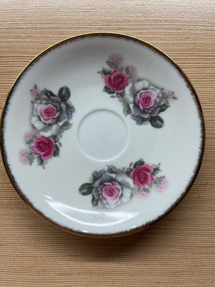 Sada hrníčků na "malý šálek kávy". - 2