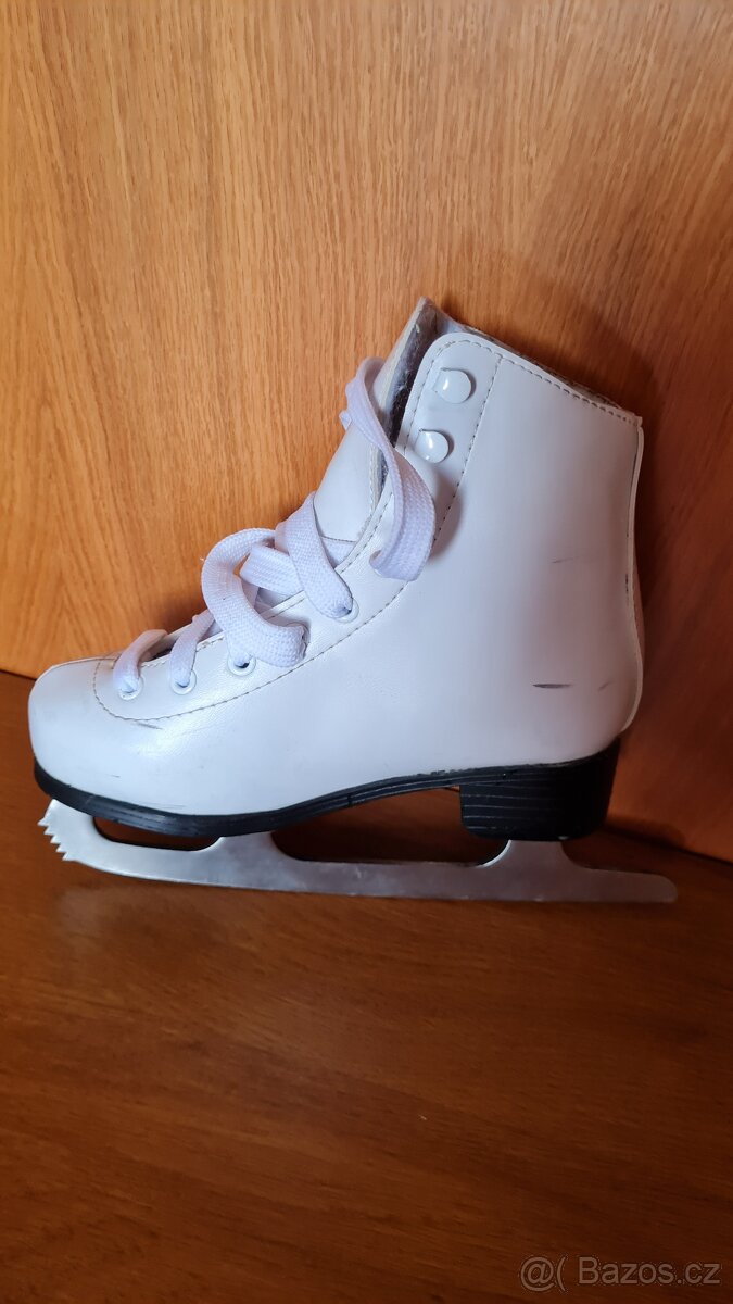 Dívčí lední brusle - 2