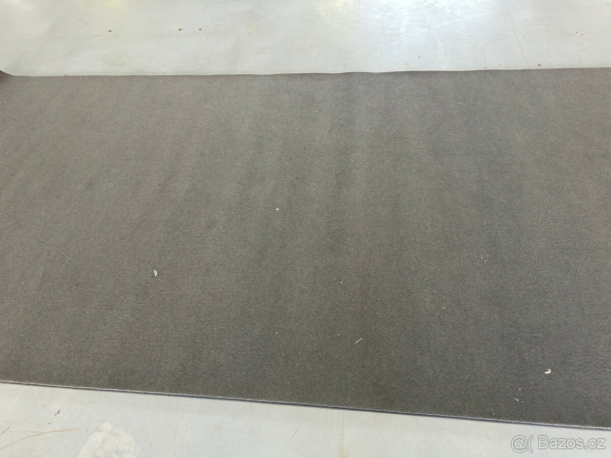 Koberec šedý - role 8,9 m x 2m - 2