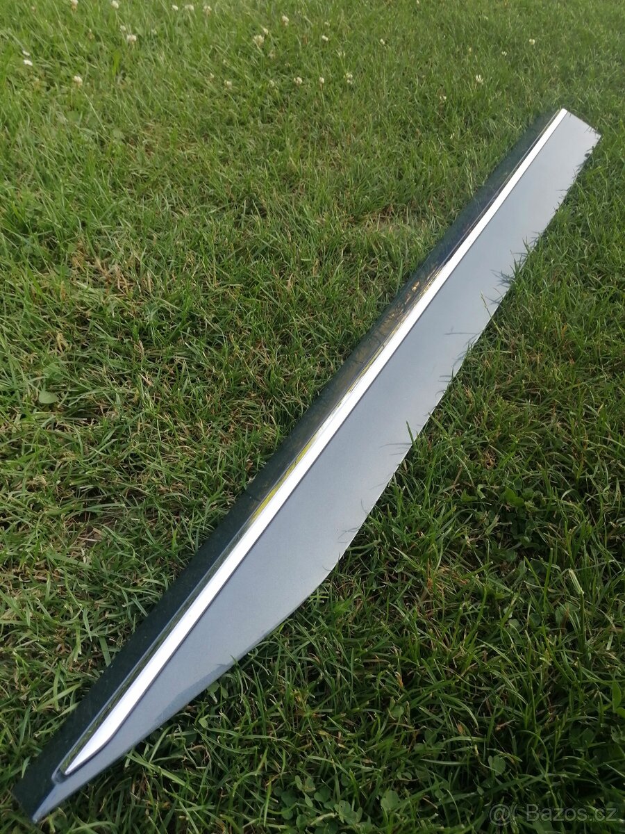 Přední pravá lišta dveří Škoda Superb 3 - 2