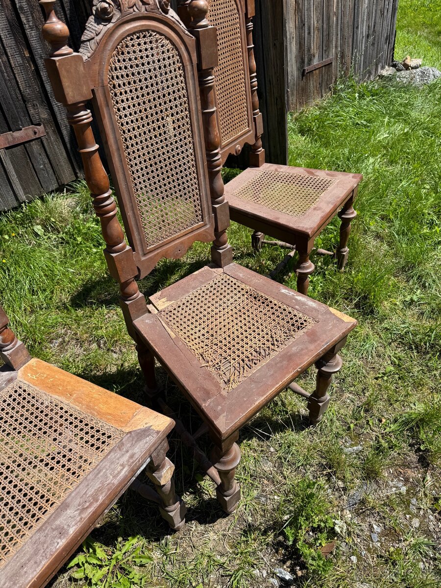 Staré dřevěné židle s rákosovým výpletem - 2