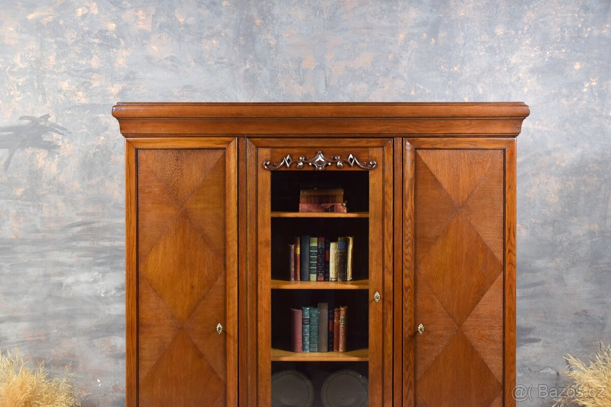 Klasická knihovna z masivního dubového dřeva VITRINA - 2