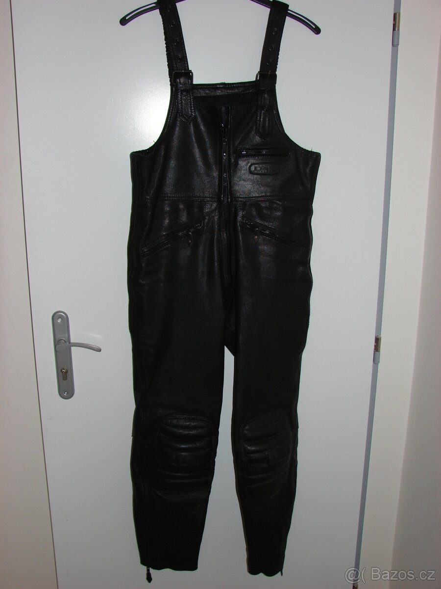 Motobundy, kožené motokalhoty, Helma MT, Přilba Cox, Brno - 2