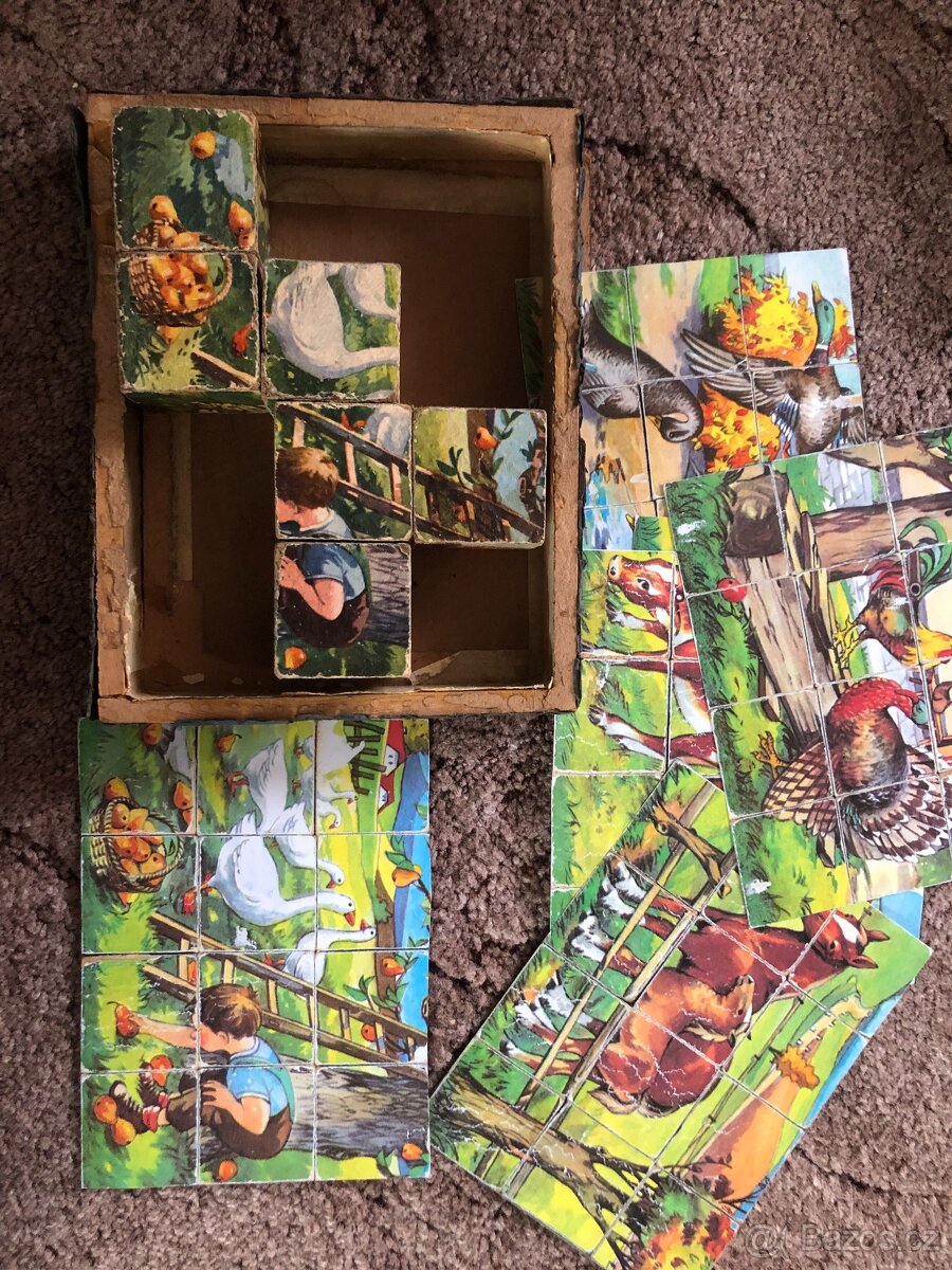 Staré dřevěné kostky, kubus, retro. - 2