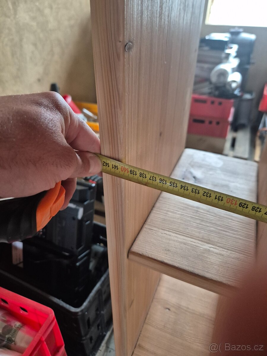 Knihovna / regál - 2