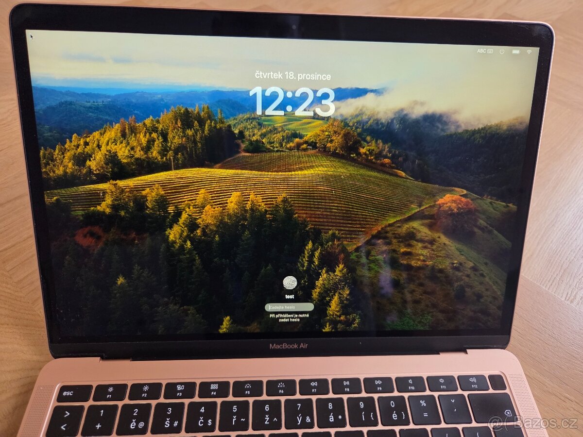 Apple MacBook Air 13" 128 GB - Gold i5, 8GB RAM - 2