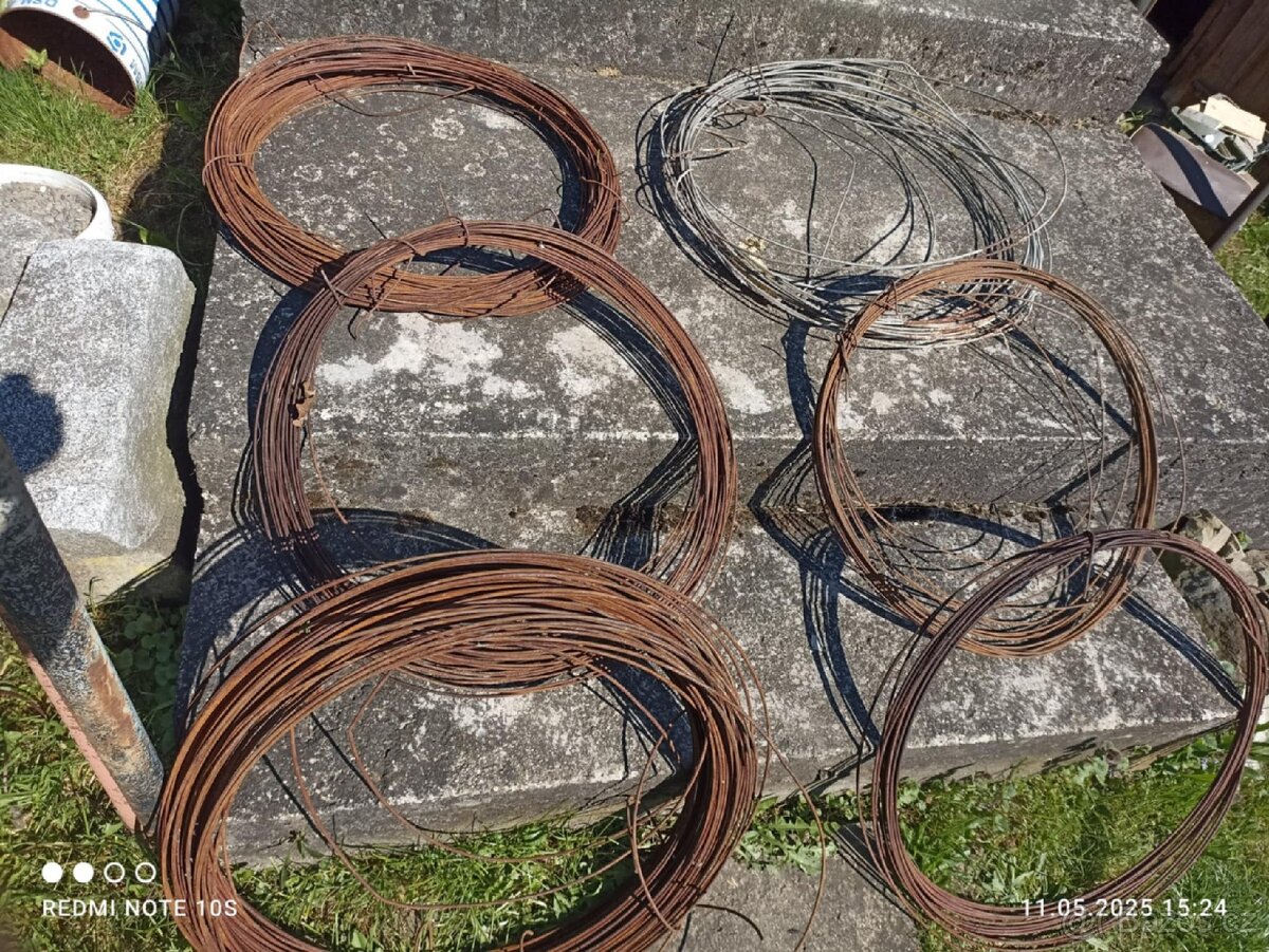 Vázací drát (cca 250m) - 2